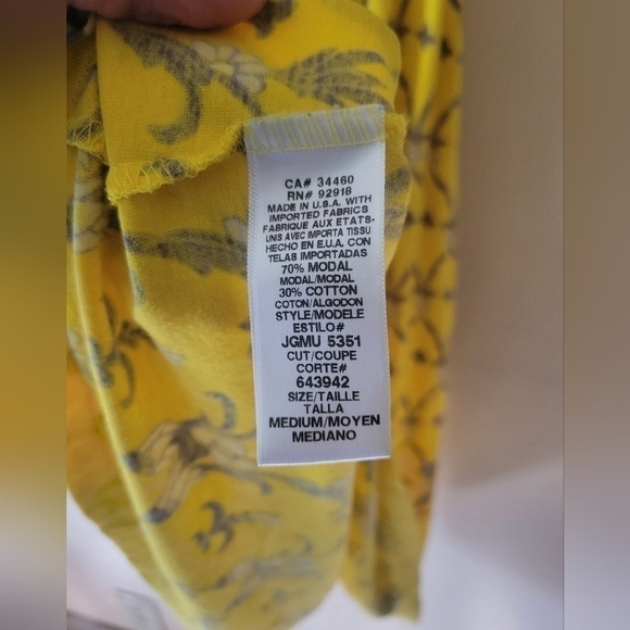 Juice couture dress has ruffled on or off shoulder sleeves, size medium. - Picture 4 of 7